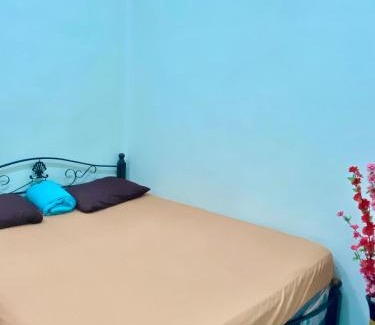 Batu Buruk House | umi homestay batu buruk