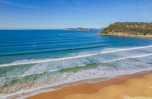 Umina Beach House | Umina Myrtle Bungalow Sleeping 4 Guests