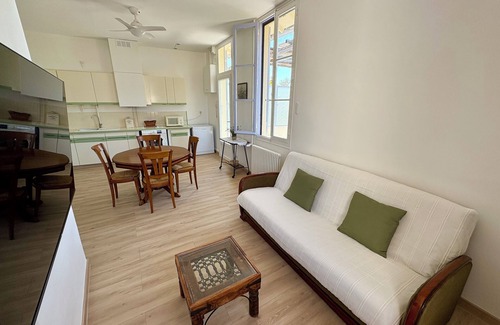 14th Arrondissement House | "Un air de Marseille", villa top, terrace and garden
