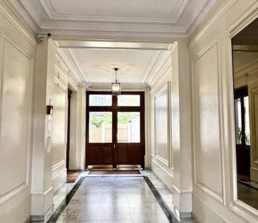 Porte-Dauphine Apartment | Un appartement de deux chambres climatisé avec un jardin privatif près de Trocadero