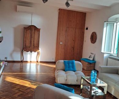 Riva Trigoso Apartment | Un camino in Riva al mare