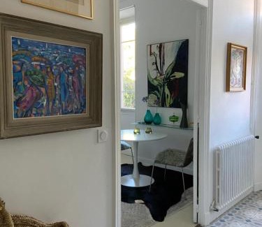 Grasse House | Un palmier à sa fenêtre