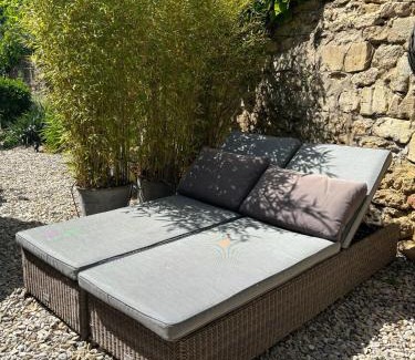 Villeneuve-les-Avignon Bed & Breakfast | un petit coin de paradis avec piscine et parking