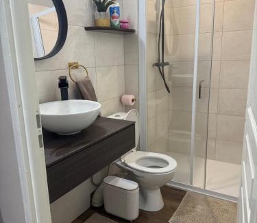 Domarin Apartment | Un studio a deux pas de lautoroute