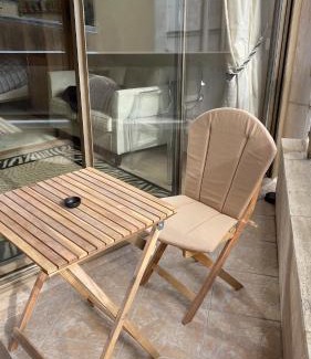 Faubourg-du-Roule Apartment | Un studio de luxe Les Champs Elysées