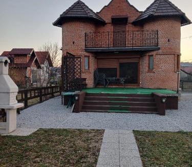 Bosanska Dubica House | Una, Home on river bank