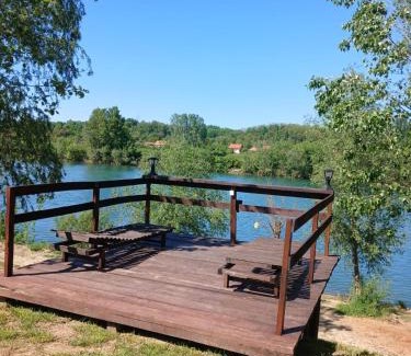 Bosanska Dubica House | Una, Home on river bank