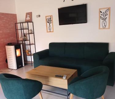 Bosanska Dubica House | Una, Home on river bank