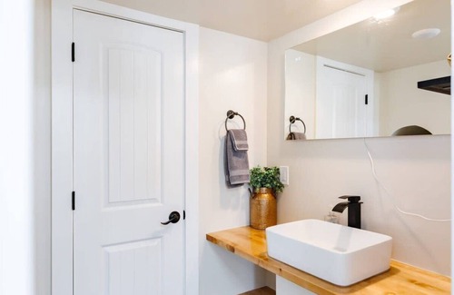 Apple Valley House | Una Vita Summary: Una