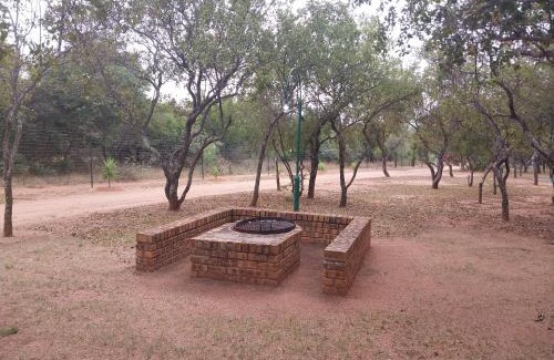 Madibeng Cabin | Unathi Game Lodge