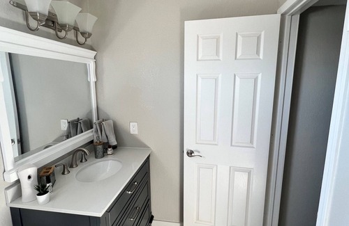 Chandler House | [UNAVAILABLE] Modern room in Chandler - 15 minutes from everything in Phoenix!