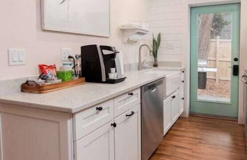 Mount Pleasant House | Unbeatable Location - Beaches & DT - Kid Friendly