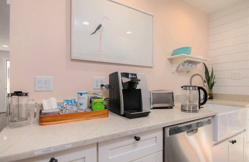 Mount Pleasant House | Unbeatable Location - Beaches & DT - Kid Friendly