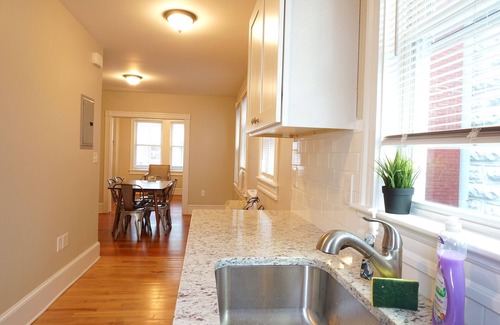 Off Broadway House | ★ Unbeatable Location | 3 Bedrooms | 3 Full Baths ★