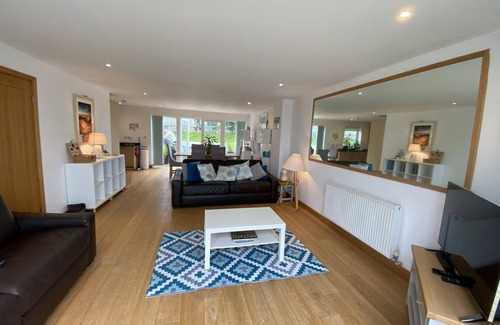 Lusty Glaze House | UNBEATABLE LOCATION : OHANA BEACH HOUSE. VOTED UK BEST BEACH