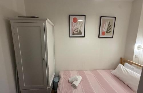 Vincent Square Apartment | Unbeatable Location, Peaceful Cozy Flat
