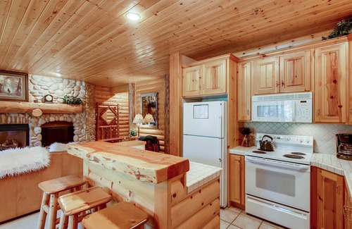 Deer Valley Condo | Unbeatable mid-mountain condo in Silver Lake Village w/shared pool & hot tub