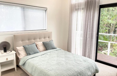 Upper Coomera Villa | Unbeatable Riverfront Luxury Resort Style House