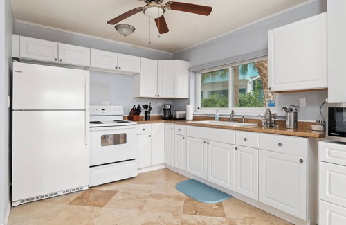 Nokomis House | Unbelievable Casey Key waterfront home, nestled right on serene beachfront