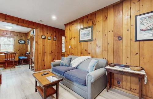 Dennis Port House | Uncle Rolfs Cozy Cottage