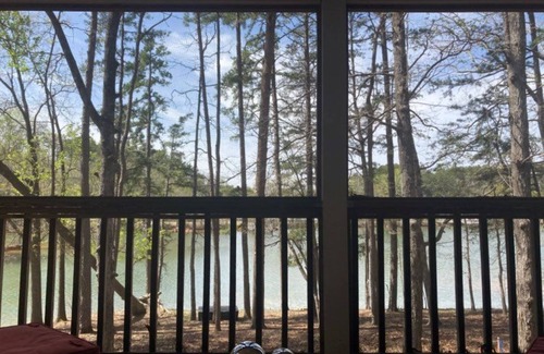 Martin Cottage | Uncork, Unwind, Relax @ this Family & pet Friendly Lake Home #1