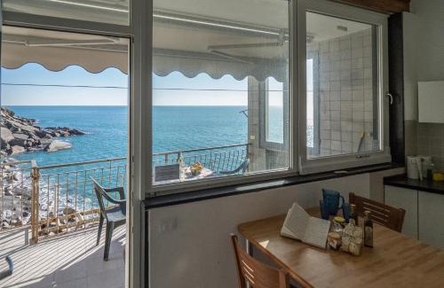Vernazza Apartment | Unda de Ma Apartment with views and AC