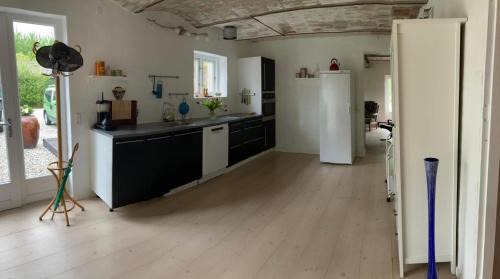Them Bed & Breakfast | Under Regnbuen, dit fristed på Hærvejen