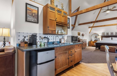 Zion National Park South Entrance Bed & Breakfast | Under the Eaves at Zion National Park