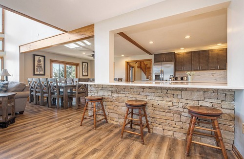 Mountainside Cabin | Under the Stars
