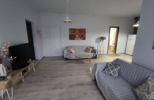 Heraklion Apartment | Under the trees