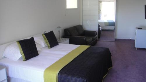 Bouley Bay House | Undercliff Guest House