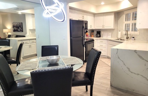 Paradise Valley Marketplace Condo | Undercover Condo on Golf Course