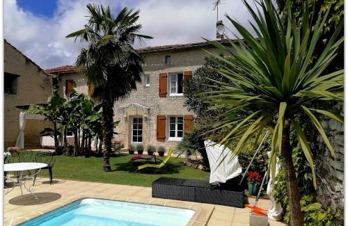 Tourriers House | Une Chambre d'Hôtes dans charmante longère Charentaise