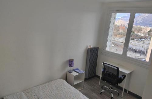 Secteur 3 House | Une Chambre dans Appartement partagé, Grenoble à 8 min du centre-ville