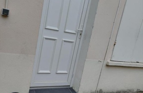 Petit-Colombes House | Une chambre dans une petite appartement a côté de paris la défense