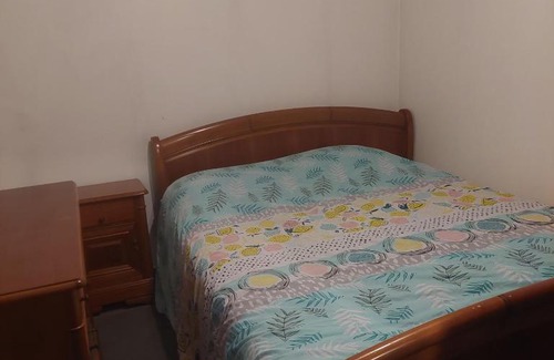 Petit-Colombes House | Une chambre dans une petite appartement a côté de paris la défense