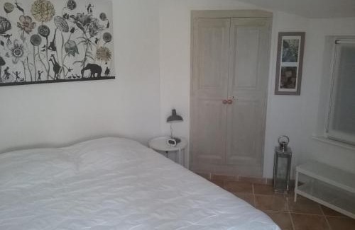 L'Isle-sur-la-Sorgue Bed & Breakfast | UNE CHAMBRE EN VILLE