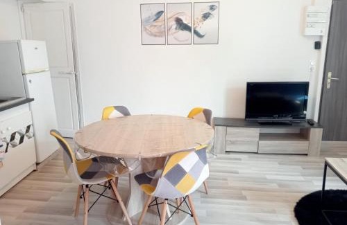 Villedieu-les-Poeles Apartment | Une escale bien sympathique