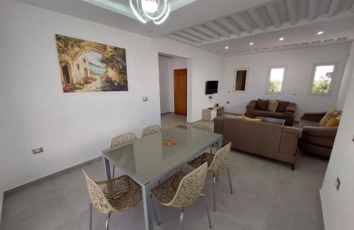 Playa Sidi Mehrez Villa | Une villa duplex de luxe V1 avec pisicne à Djerba