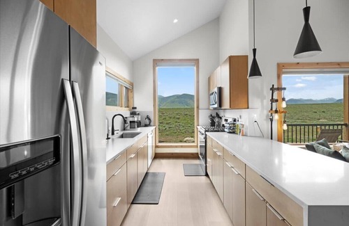 Crested Butte House | Unforgettable Mountain Escape + Waffles!