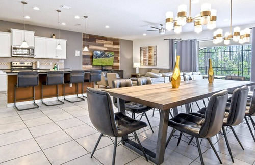 Four Corners House | Unforgettable Themed 9BR House! Game Room, Pool&+