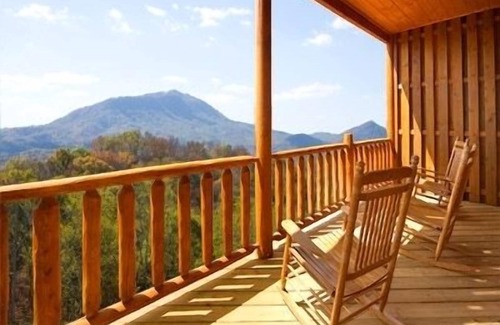 Sevierville Cabin | Unforgettable View for a Perfect Getaway! Come make Memories!