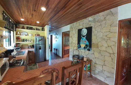 La Fortuna House | Unique Jungle Villa for 5, Fantastic Views, Jacuzzi Hot Tub & Private Pool!