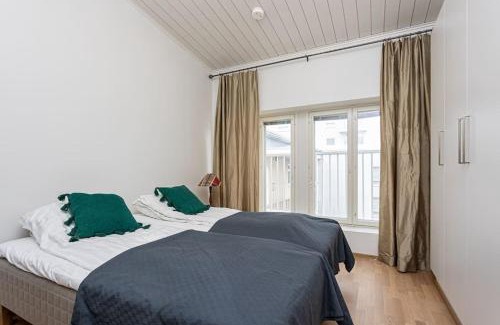 Downtown Kuopio Apartment | Uniikki kattohuoneisto ydinkeskustassa, lämmin pysäköinti, max 6 hlöä