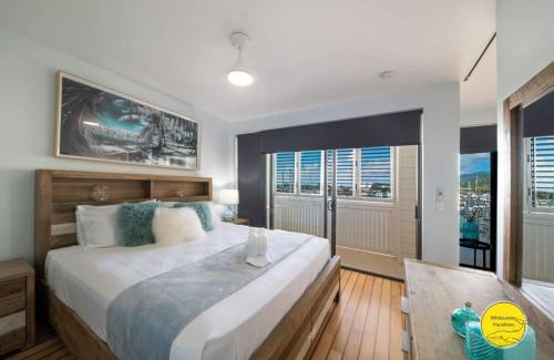Airlie Beach Apartment | Uninterrupted Marina Viiews at Port of AIrlie