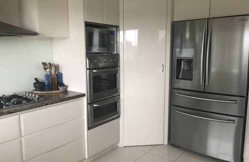 Mount Lawley House | Uninterrupted Swan River Views -Executive Stay close to Optus Stadium