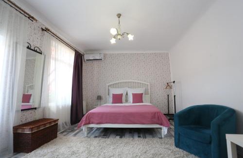 Old Town Apartment | Union Square Apartment 2 by NUX