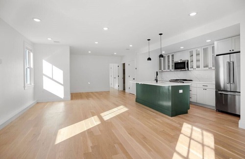 Prospect Hill Apartment | Union Square Beauty 2 bed/2 bath w/Private Patio