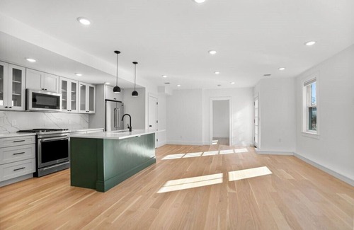 Prospect Hill Apartment | Union Square Beauty 2 bed/2 bath w/Private Patio