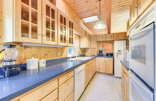 Union House | Union Vacation Rental w/Golf Course Views!